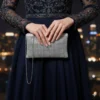 Ασημί clutch με στρας και λεπτή αλυσίδα
