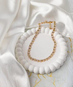 Alternative view of Alena Choker