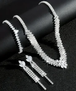 Alternative view of σετ κοσμημάτων με ρινέστεινες - Εlegant V-Shape Design, White Golden Plated