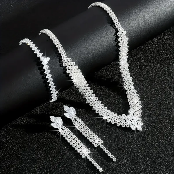 σετ κοσμημάτων με ρινέστεινες - Εlegant V-Shape Design, White Golden Plated - Image 2