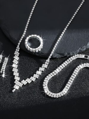 Alternative view of Στυλιστικό και τρεχούμενο σετ κοσμημάτων