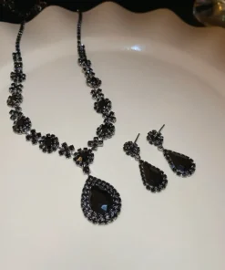 Alternative view of Black Crystal Luxury Necklace Set Με Tear Drop Pendant